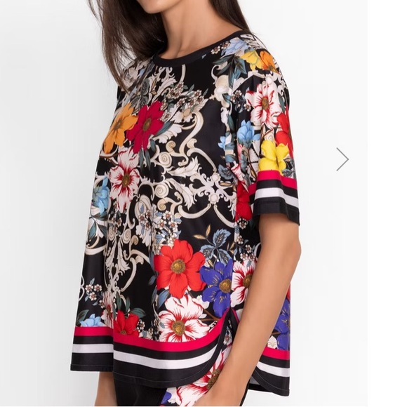 ISO Johnny Was Archibal Multicolor Floral Short Sleeve Top IN Search Of!!!!!! - Picture 1 of 3